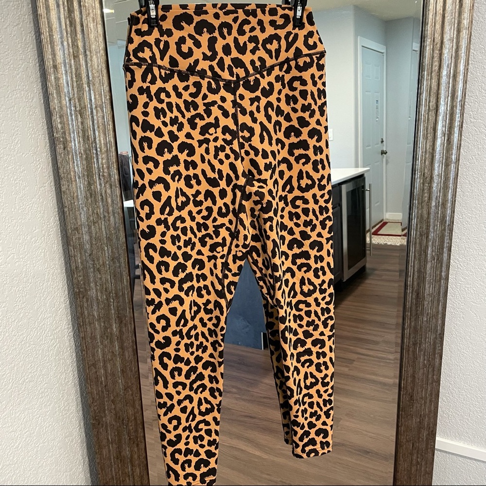 King Cheetah Balance Athletica Ascend Leggings L